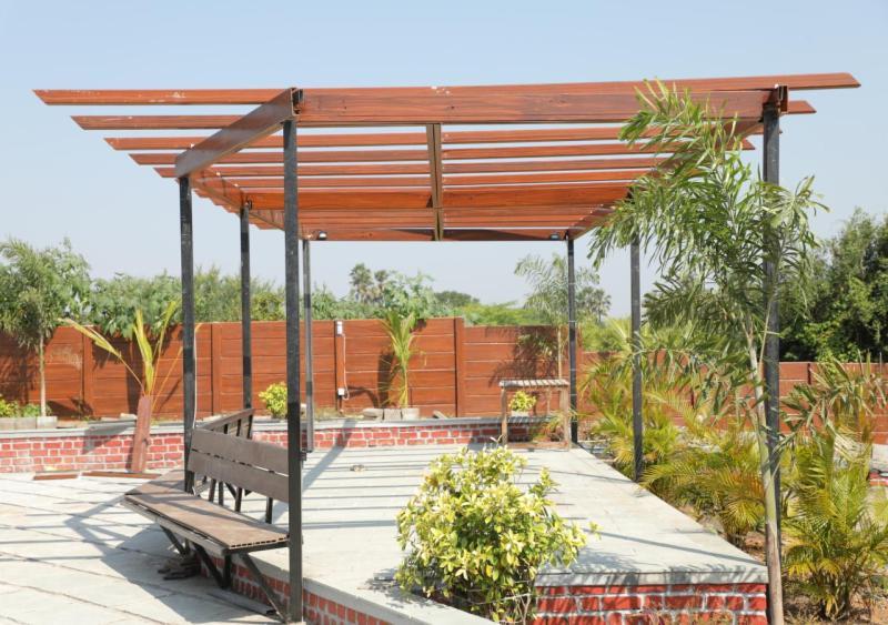 Palm Beach Resort Valsad المظهر الخارجي الصورة