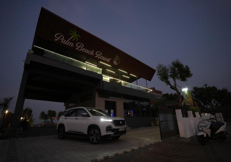 Palm Beach Resort Valsad المظهر الخارجي الصورة